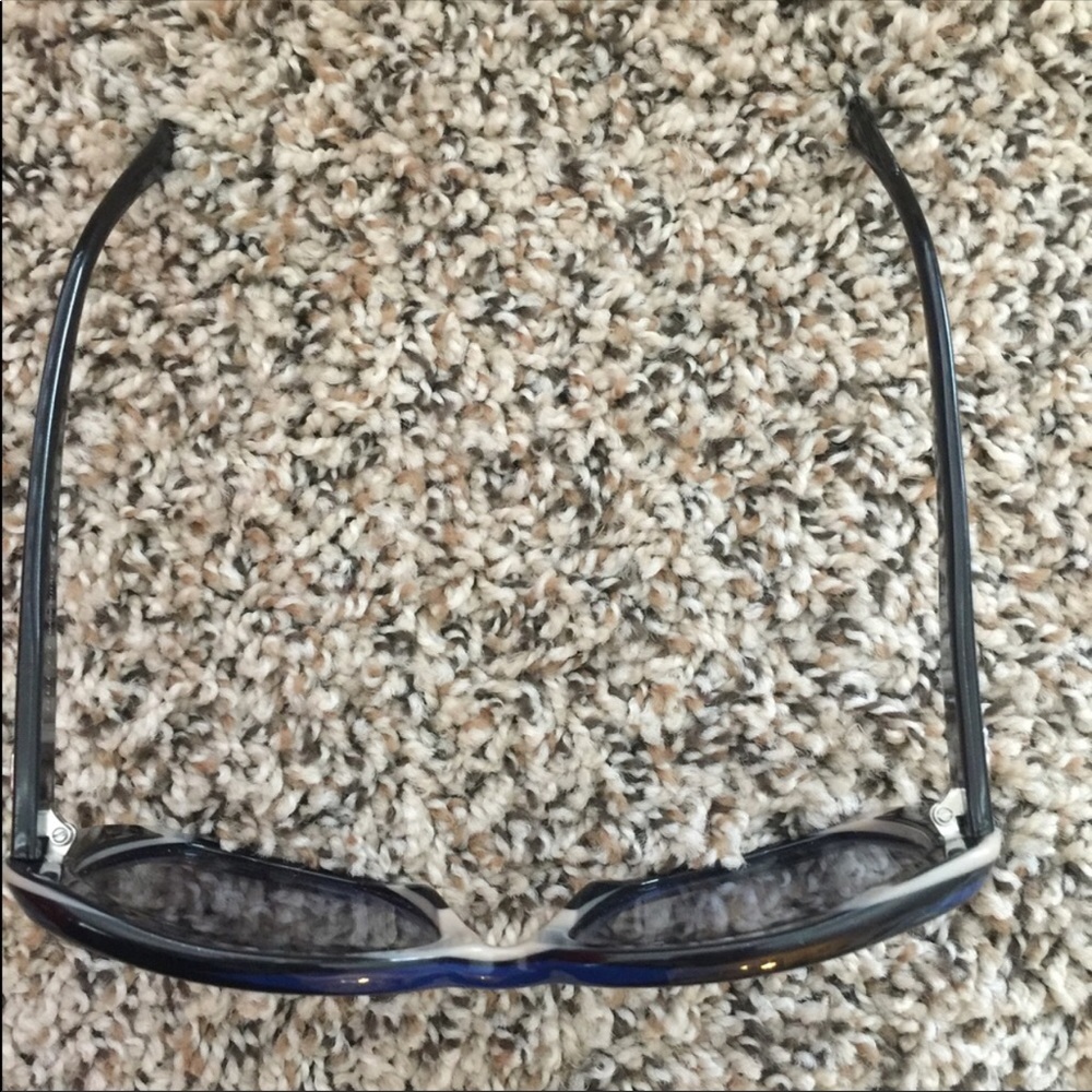 Additonal pics Gucci sunglasses - Picture 5 of 8